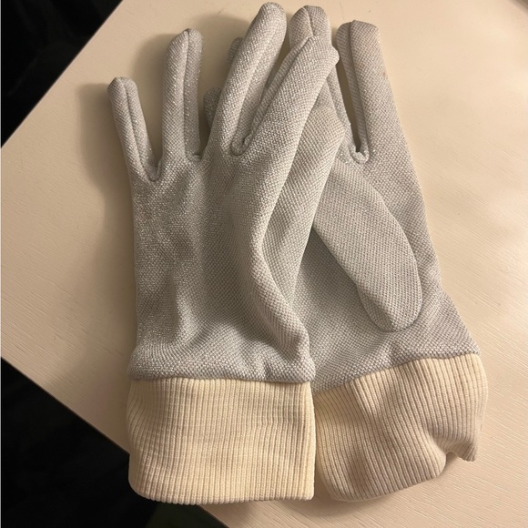 Heater hands gloves for warmth—old school gloves that work! - Picture 3 of 4